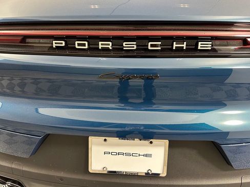 Certified 2026 Porsche Cayenne E-Hybrid AWD/4WD image 14