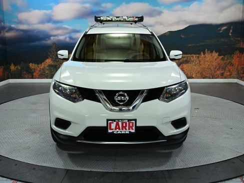Used 2016 Nissan Rogue SV image 3