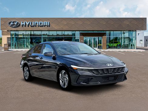 New 2026 Hyundai Elantra Limited w/ Cargo Package FWD image 11