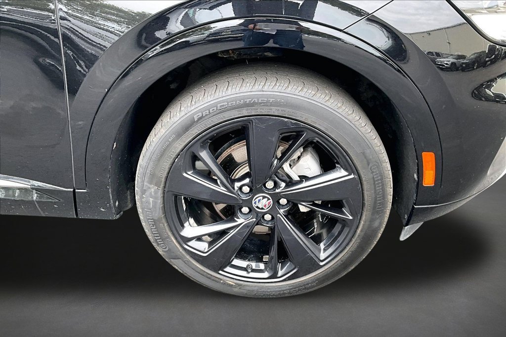 Used 2022 Buick Envision Essence w/ Technology Package I FWD image 31