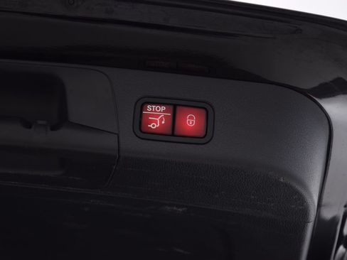 Used 2022 Mercedes-Benz GLB 250 image 30