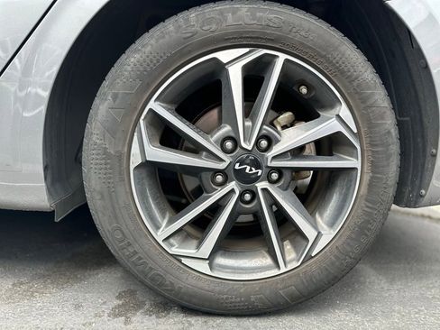 Used 2023 Kia Forte LXS image 6