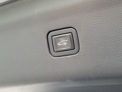 Used 2023 Buick Enclave Avenir w/ Avenir Technology Package AWD/4WD image 9