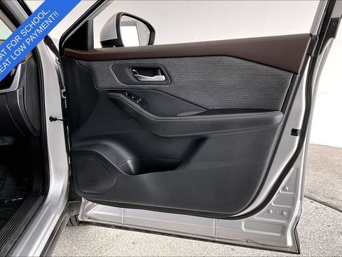 Used 2021 Nissan Rogue SV FWD image 23