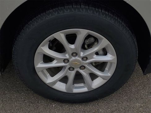 Used 2021 Chevrolet Equinox LS w/ LS Convenience Package image 5