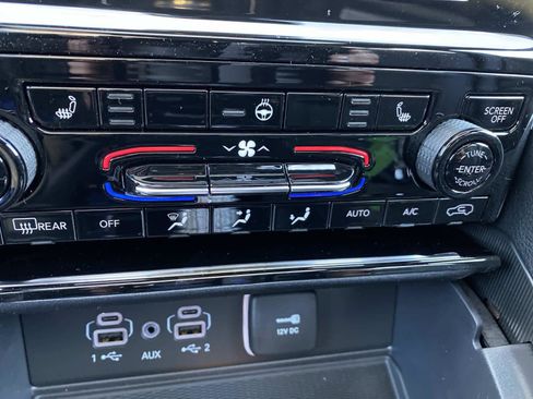 New 2025 Jeep Grand Cherokee Laredo image 13