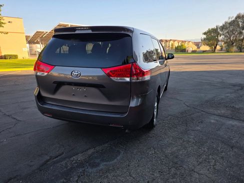 Used 2013 Toyota Sienna L w/ Towing Pkg FWD image 7
