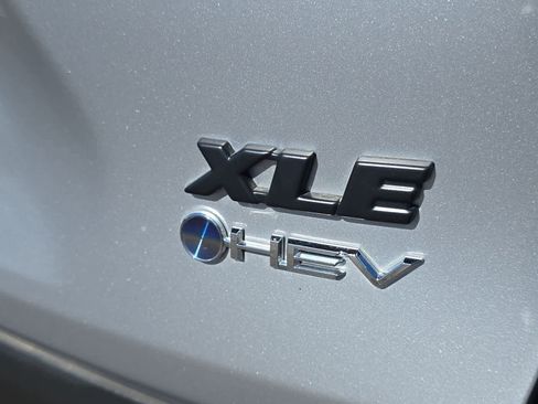 Used 2025 Toyota RAV4 XLE w/ Weather Package AWD/4WD image 33