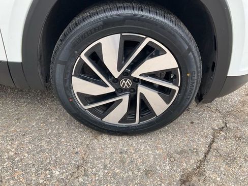 Used 2024 Volkswagen Atlas SE image 9