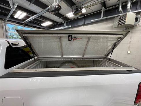 Used 2022 Chevrolet Colorado LT w/ Fleet Safety Package RWD image 19