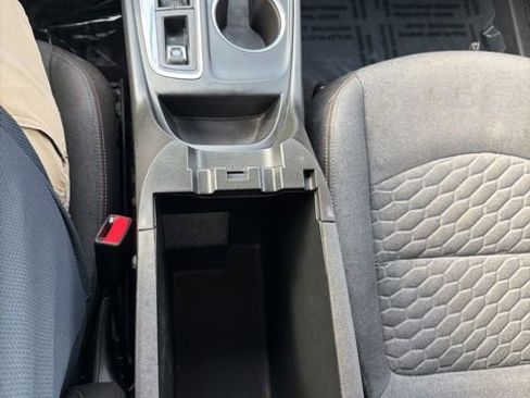 Used 2018 Chevrolet Equinox LT FWD image 14