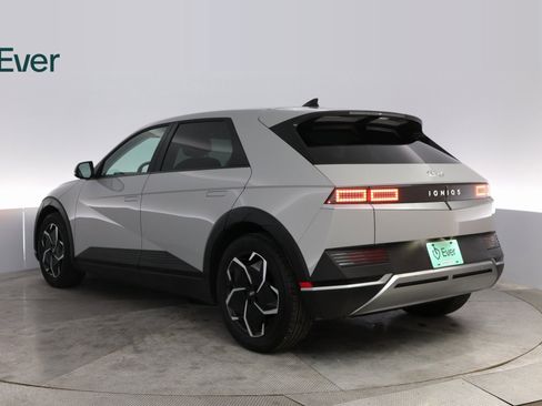 Used 2024 Hyundai Ioniq 5 SEL image 14