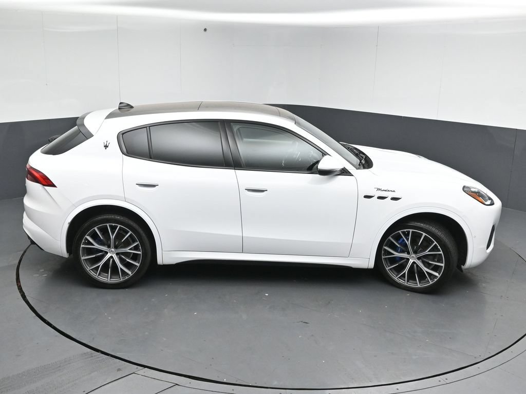 Used 2023 Maserati Grecale Modena AWD/4WD image 41