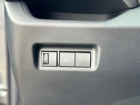 Used 2022 Toyota RAV4 LE AWD/4WD image 21