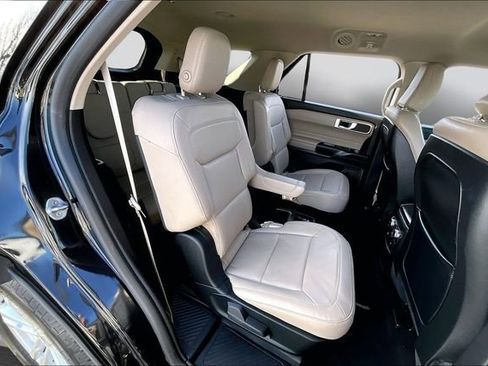 Used 2020 Ford Explorer XLT w/ Equipment Group 202A image 24