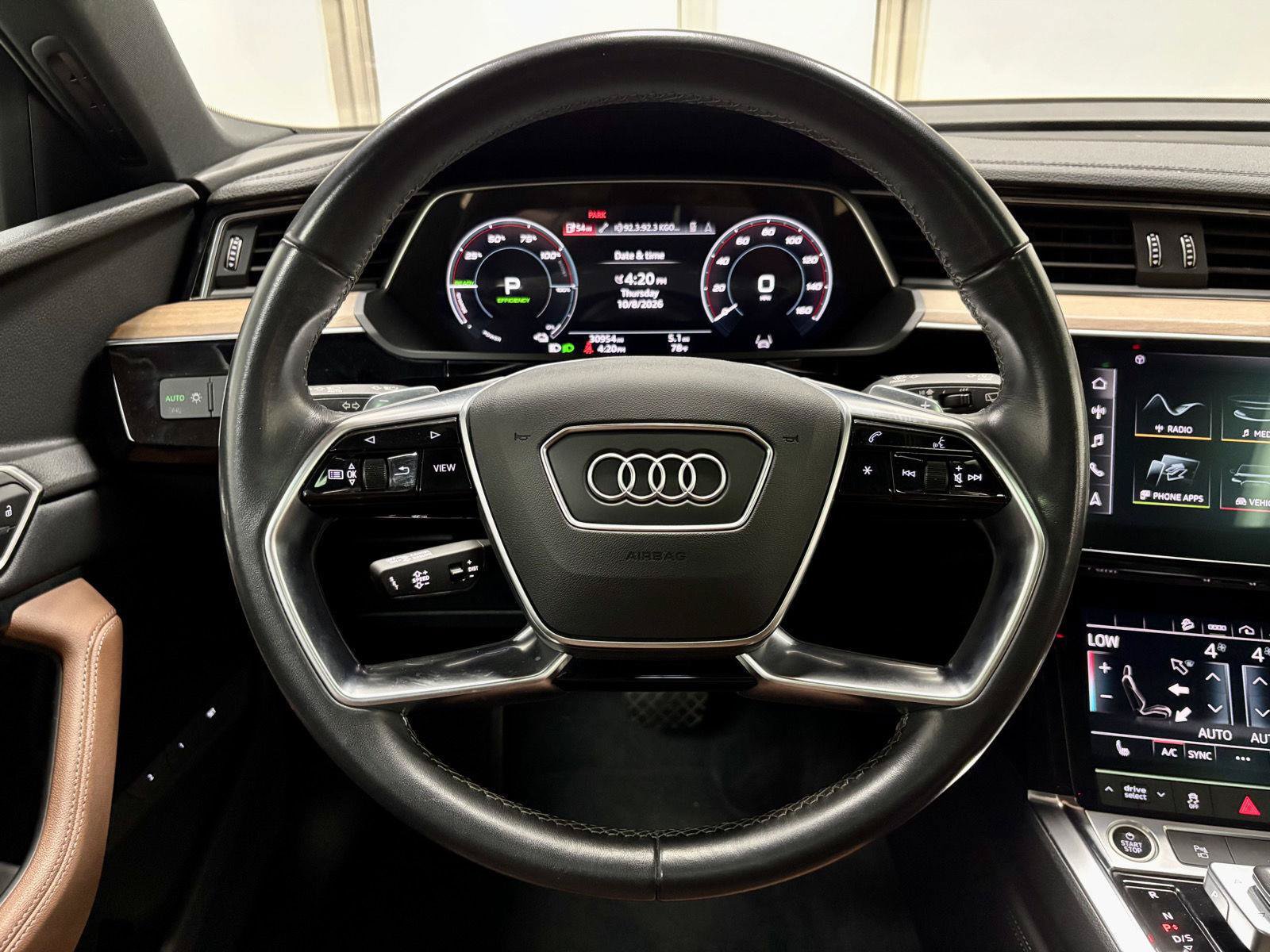 Used 2024 Audi Q8 e-tron Premium AWD/4WD image 27