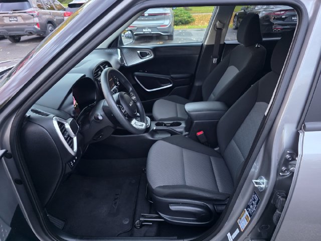 Certified 2025 Kia Soul LX w/ LX Technology Package FWD image 15