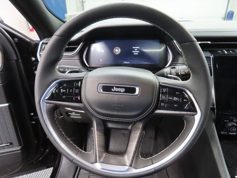 Used 2024 Jeep Grand Cherokee L Overland w/ Luxury Tech Group IV AWD/4WD image 52