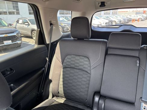 Used 2025 Nissan Pathfinder SV AWD/4WD image 42