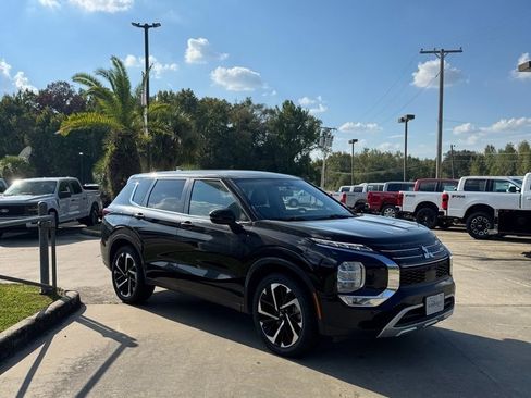 Used 2024 Mitsubishi Outlander SE image 4