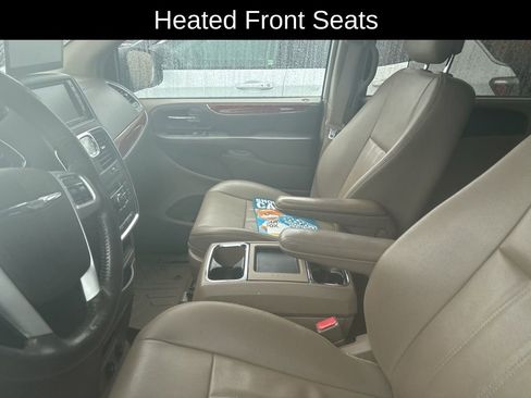 Used 2016 Chrysler Town & Country Touring w/ Driver Convenience Group image 12