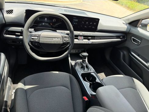 Used 2025 Kia K4 FWD image 22