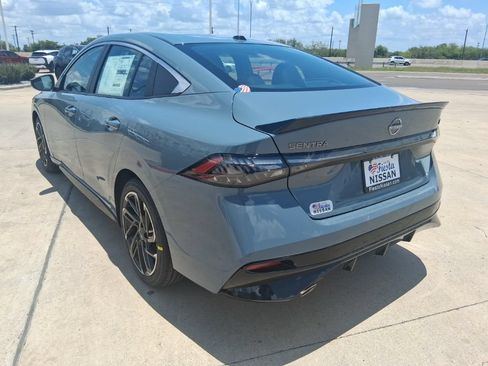 New 2026 Nissan Sentra SR w/ Floor Mat Package FWD image 4