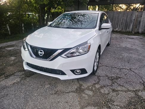 Used 2019 Nissan Sentra S w/ Electronics Package FWD image 2