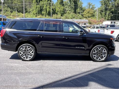 Certified 2025 Ford Expedition Max Platinum w/ Platinum Ultimate Package AWD/4WD image 5