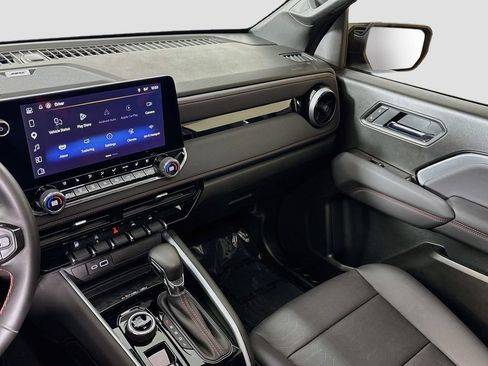 Certified 2025 Chevrolet Colorado Z71 w/ Technology Package AWD/4WD image 28