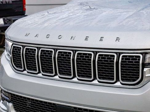 Used 2024 Jeep Wagoneer L Series II w/ Flexible Seating Group image 6