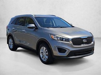 Used 2018 Kia Sorento FWD video 3