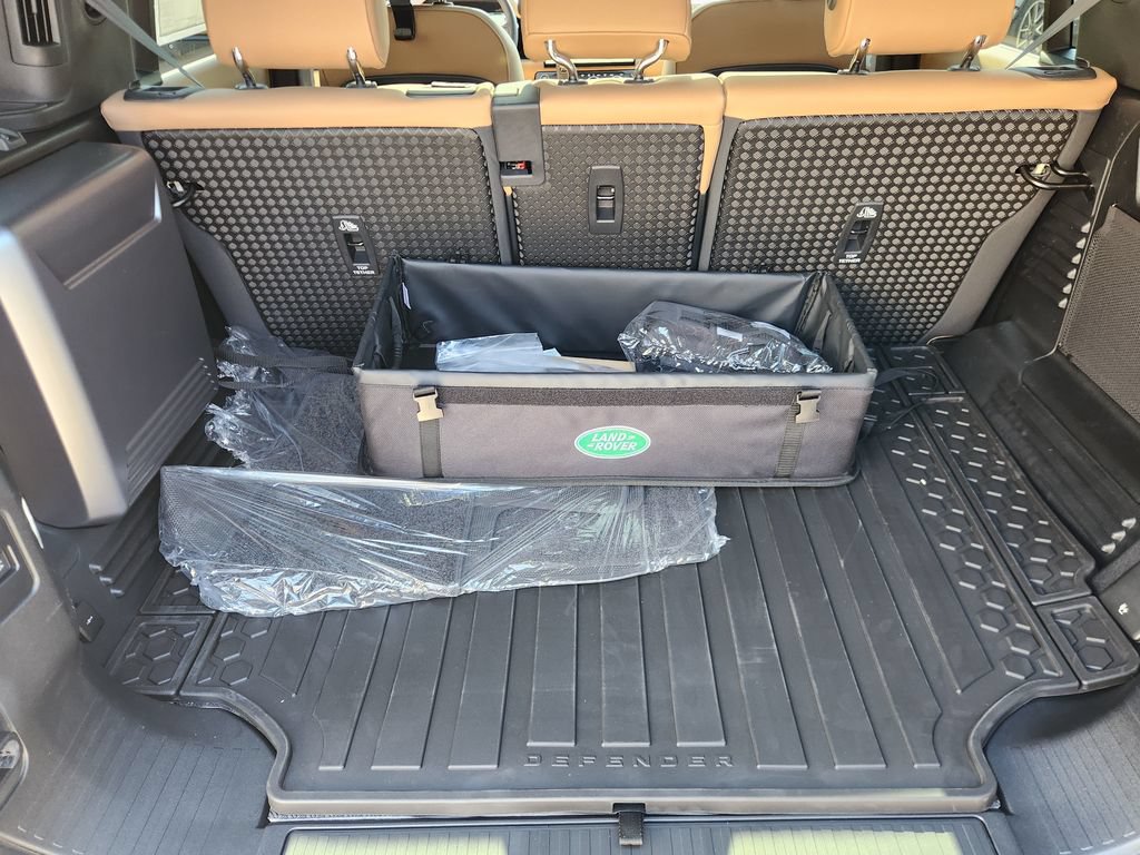 New 2026 Land Rover Defender 110 X-Dynamic SE AWD/4WD image 15