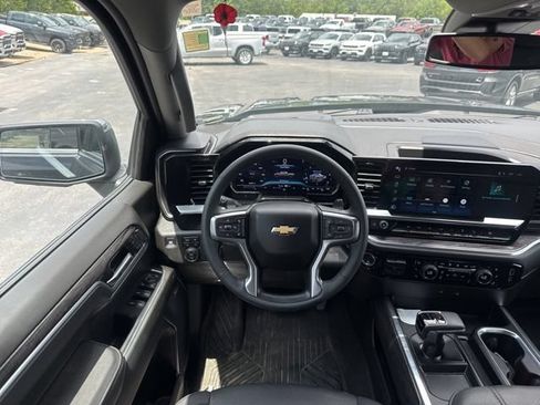 Used 2024 Chevrolet Silverado 1500 LTZ w/ LTZ Premium Package AWD/4WD image 37