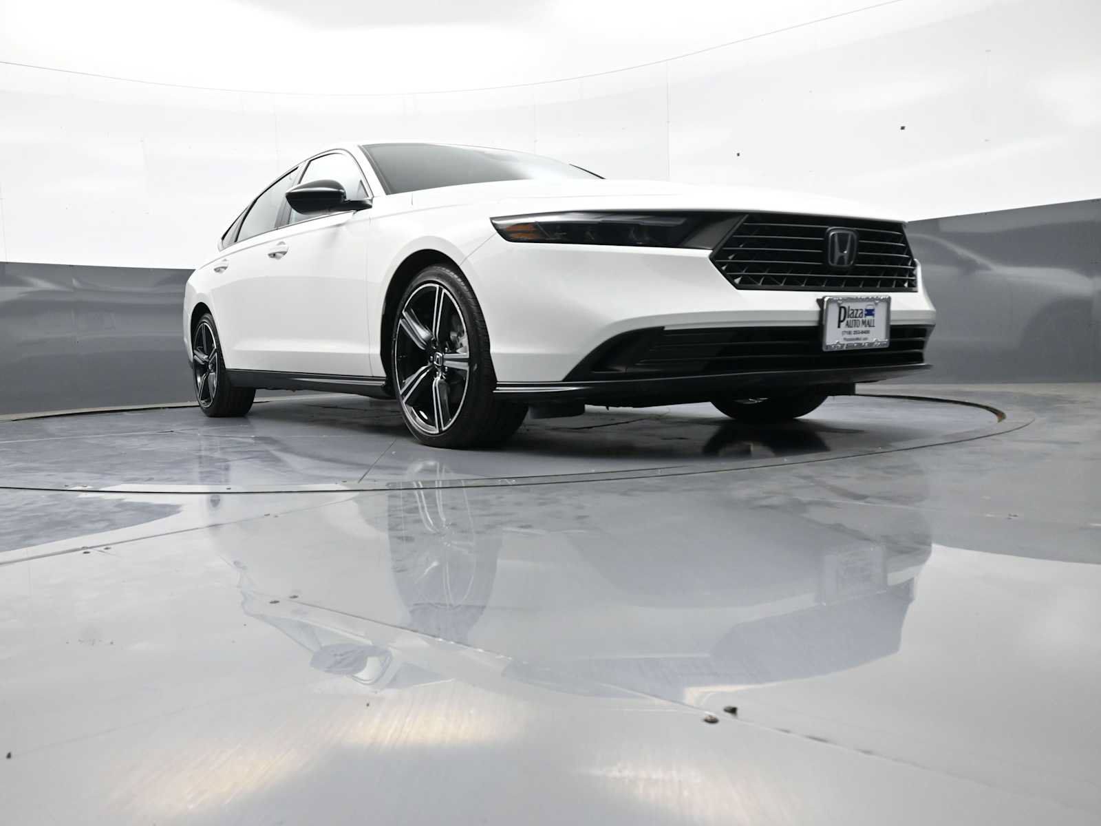 Used 2025 Honda Accord Sport image 25