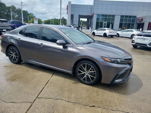 Certified 2024 Toyota Camry SE FWD image 9
