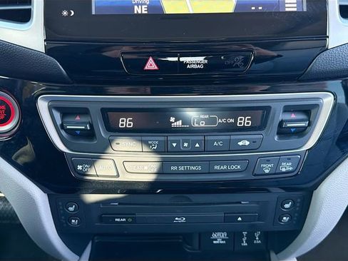 Used 2017 Honda Pilot Elite image 34