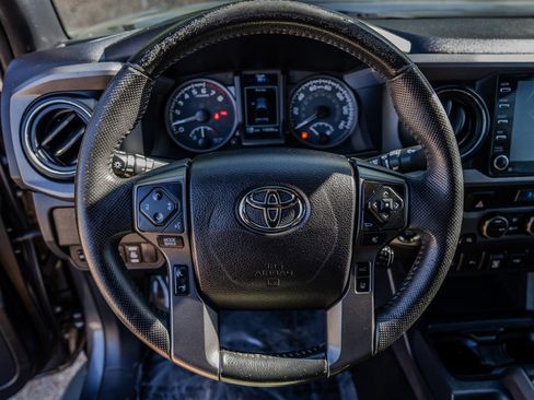 Used 2021 Toyota Tacoma TRD Sport w/ Technology Package RWD image 15