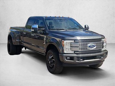 Used 2018 Ford F350 Platinum w/ Platinum Ultimate Package AWD/4WD image 4