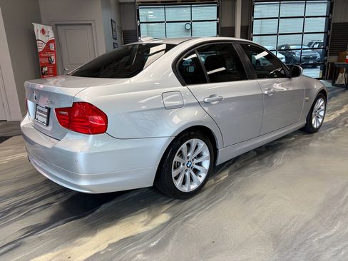 Used 2011 BMW 328i xDrive Sedan AWD/4WD image 25