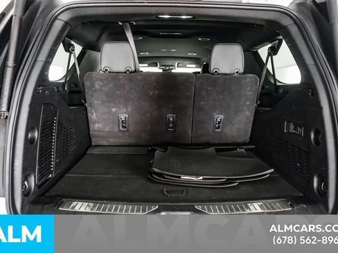 Used 2025 GMC Yukon XL Denali RWD image 22