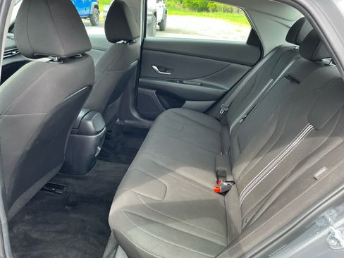 Used 2025 Hyundai Elantra SEL FWD image 24