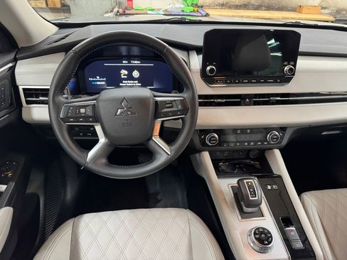 Used 2023 Mitsubishi Outlander SEL image 18