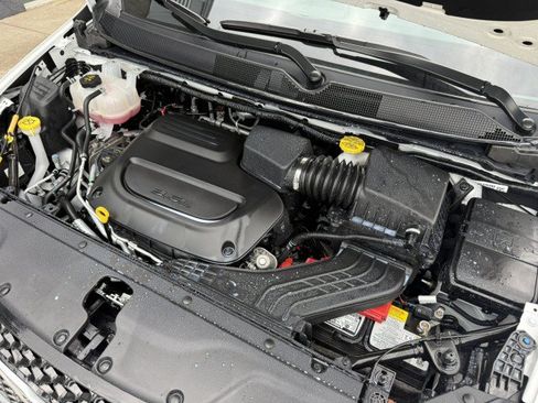 Used 2026 Chrysler Pacifica Select FWD image 19