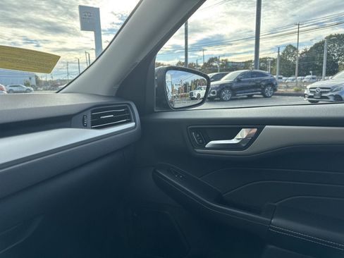 Used 2022 Ford Escape SEL w/ Technology Package image 39