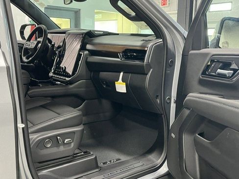 New 2026 GMC Yukon Denali w/ Sun & Power Step Package AWD/4WD image 8