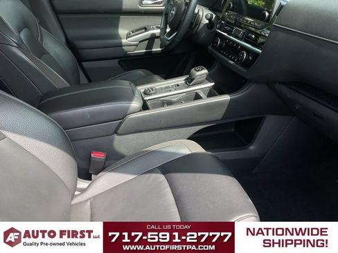 Used 2022 Nissan Pathfinder SL AWD/4WD image 15