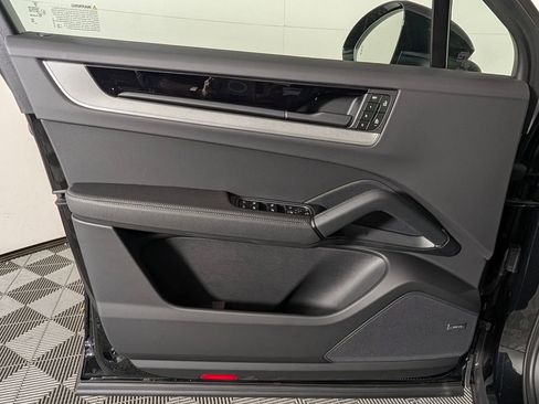 New 2026 Porsche Cayenne Coupe image 25