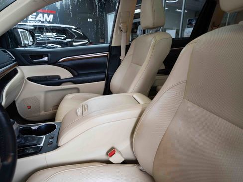 Used 2018 Toyota Highlander Limited Platinum w/ Protection Package #3 image 10
