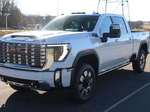 New 2026 GMC Sierra 2500 Denali w/ Denali Reserve Package image 3